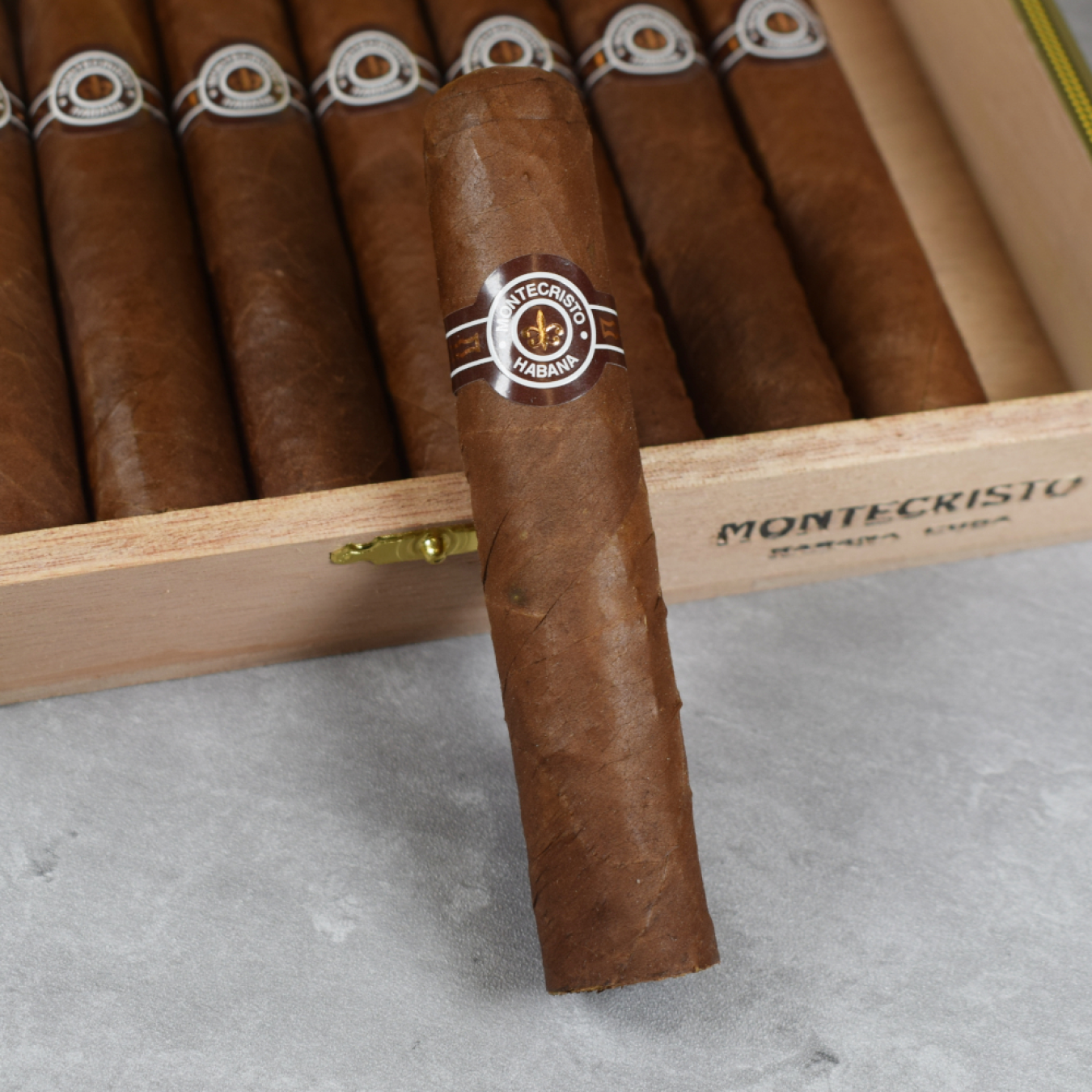 Montecristo Petit Edmundo